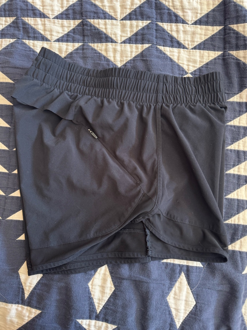Athleta Mesh Racer Run Short 4” - Picture 3 of 5